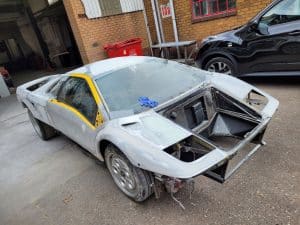 process of Lamborghini Diablo customisation