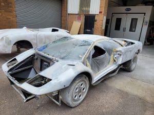 progress of Lamborghini Diablo customisation